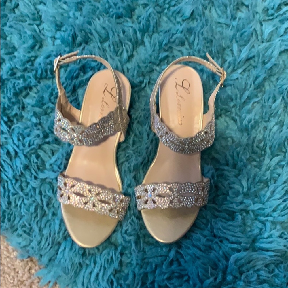Girls shoes
